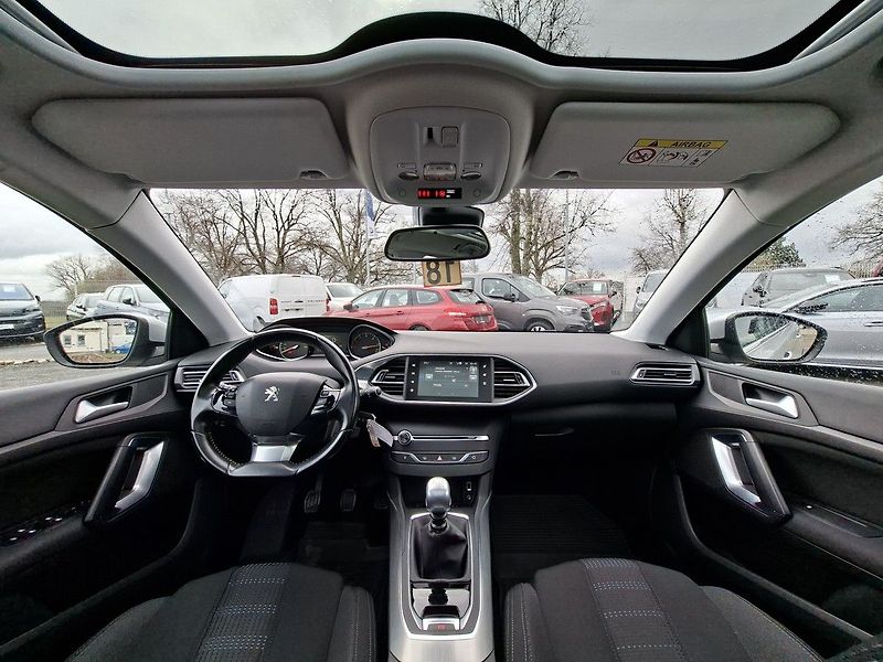 Peugeot 308 SW ALLURE 1,6 BHDi 120k M6 - fotka 2 z 26