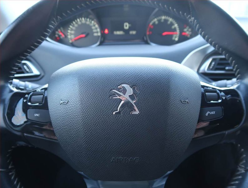 Peugeot 308 (2019) 1.2 PureTech, Serv.kniha - fotka 15 z 17