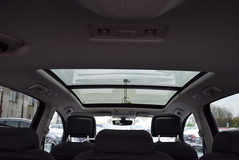 Volkswagen Touran (2018) 1.4TSI 110kw HIGHLINE TAŽ LED - fotka 14 z 50