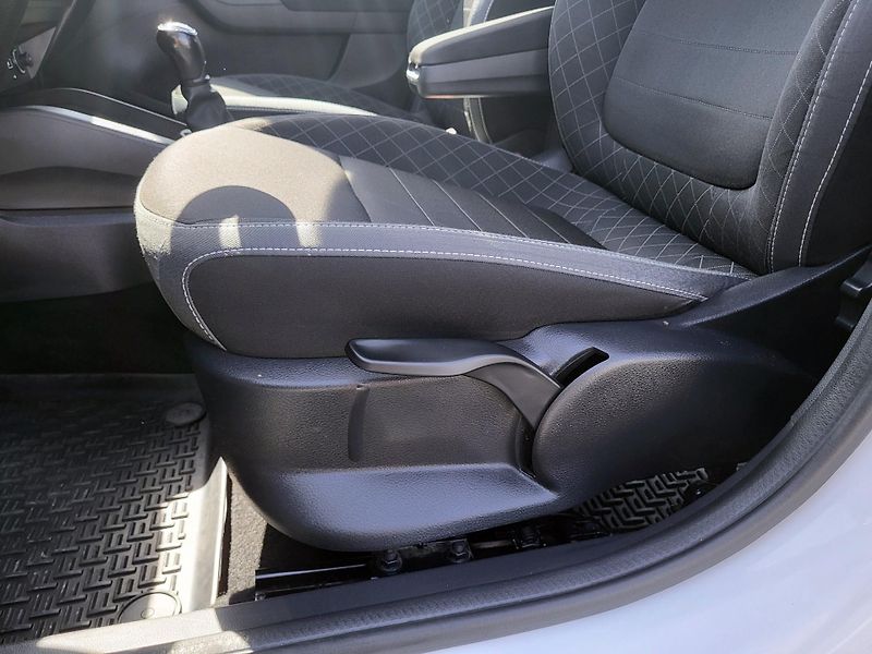 Škoda Fabia 1.0 TSI 70kW Combi TOUR *ČR - fotka 24 z 43