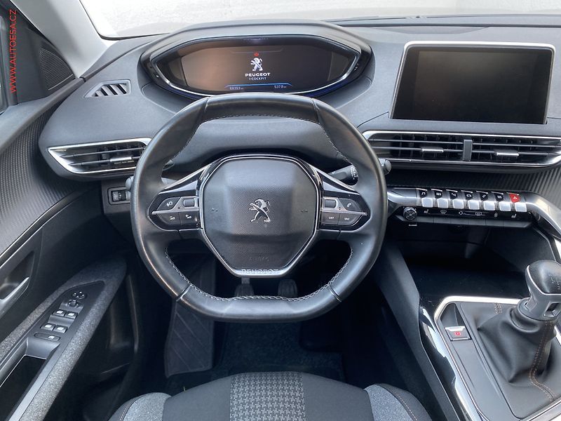 Peugeot 3008 (2019) 1.2PT, Active, navi, kamera - fotka 11 z 18