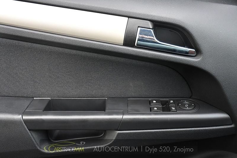 Opel Astra SW 1.6i SPORT A/C  - fotka 26 z 42