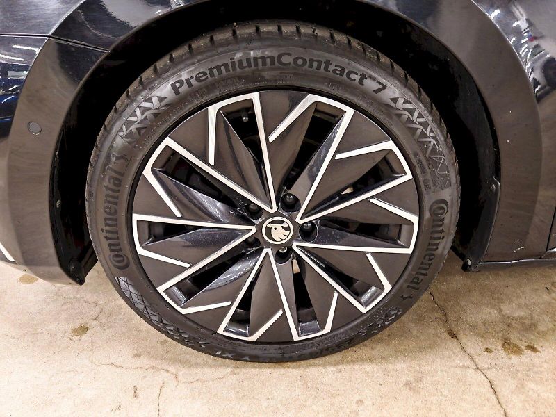 Škoda Superb (2022) 2.0 TDI 147 kW DSG 4x4 L&K - fotka 31 z 31
