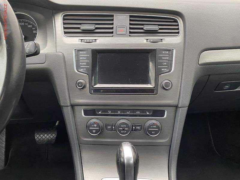 Volkswagen Golf (2013) 1.2 TSi VII, Comfortline, DSG - fotka 12 z 17