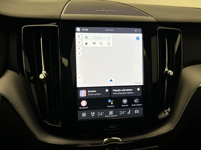 Volvo XC60 B5 AWD PLUS DARK AUT REZERVACE - fotka 29 z 44