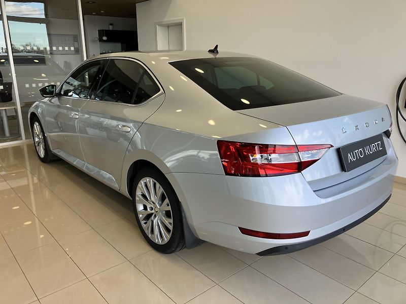 Škoda Superb  2.0 TDI 110kW Style DSG AT7 - fotka 6 z 38