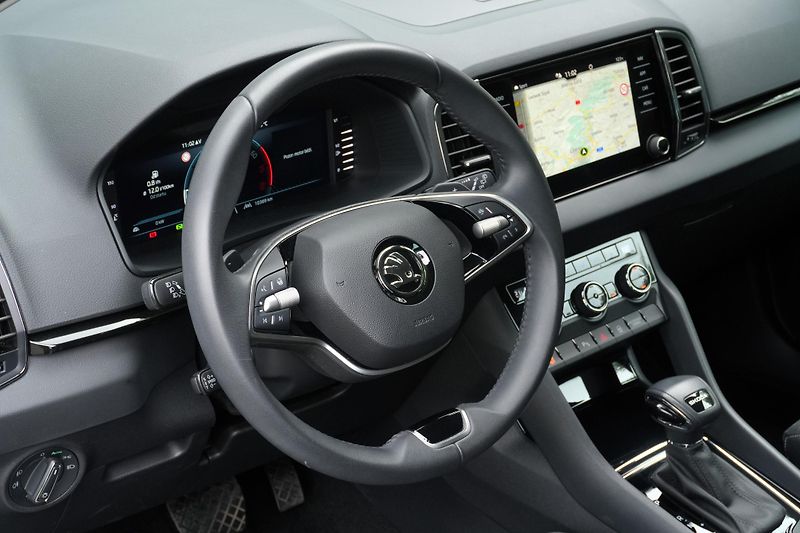 Škoda Karoq 1.5 TSI 110 kW, Kamera,Keyless - fotka 15 z 41