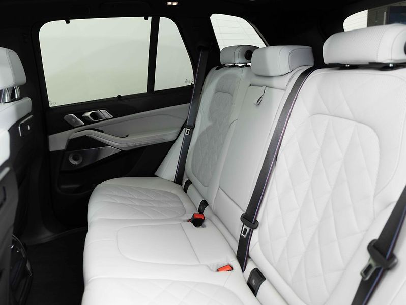 BMW X5 xDrive40d - fotka 22 z 24
