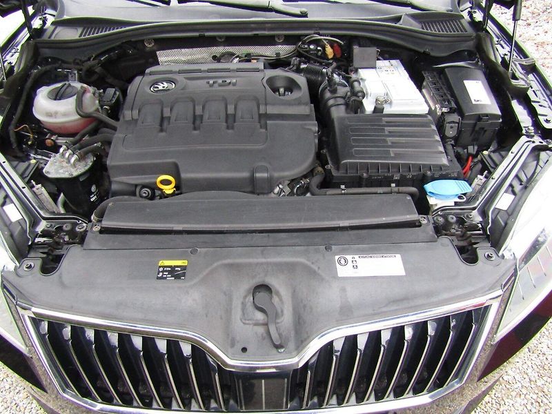 Škoda Superb (2015) 2.0 TDI 140kW DSG SPORT LINE - fotka 46 z 46