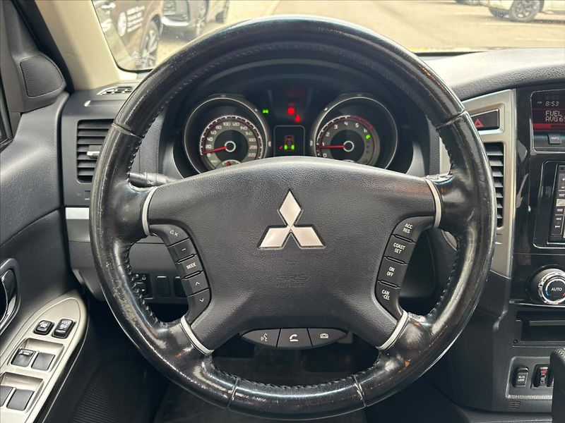 Mitsubishi Pajero 3,2 DI-D  Instyle 4x4+Serviska - fotka 16 z 32