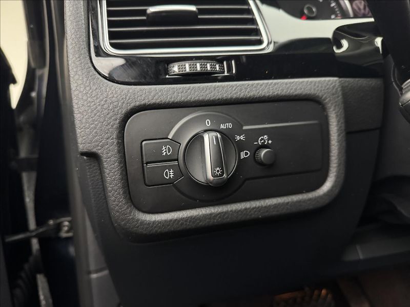 Volkswagen Touareg 3,0 ACC 360° TZ PEČLIVÝ SERVIS - fotka 8 z 49