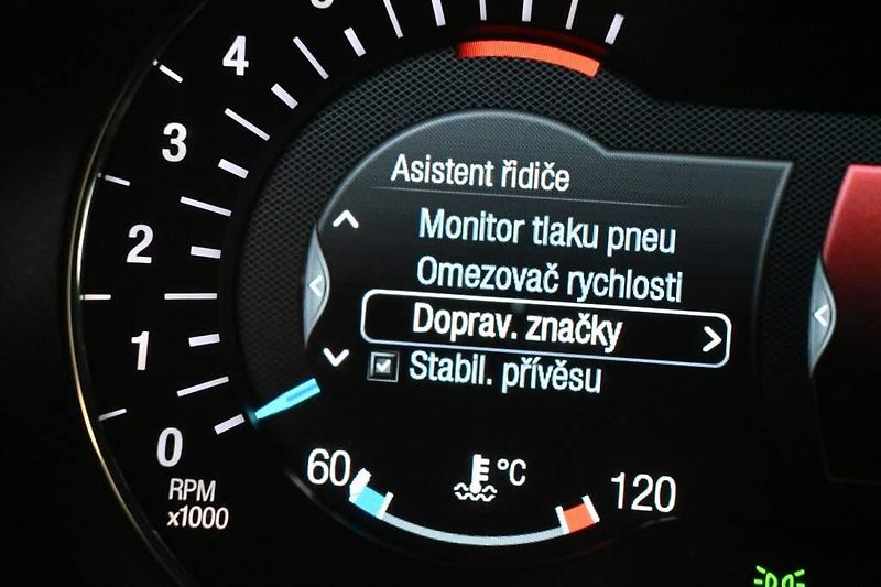 Ford S-MAX (2022) 2.5 VIGNALE 7 Míst LED ACC Taž - fotka 29 z 46