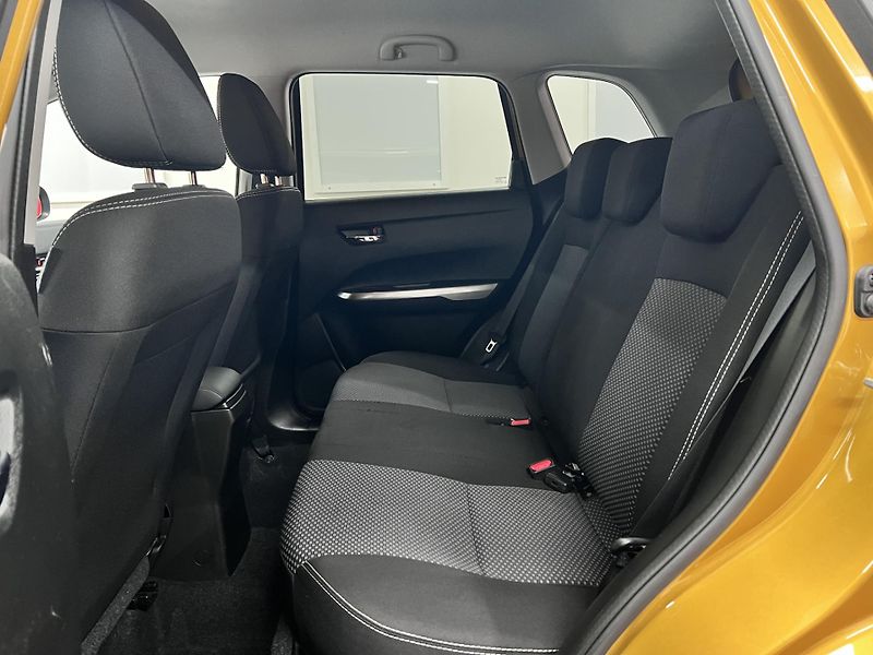 Suzuki Vitara 1.4i 103 kW, 2019 REZERVACE - fotka 17 z 29