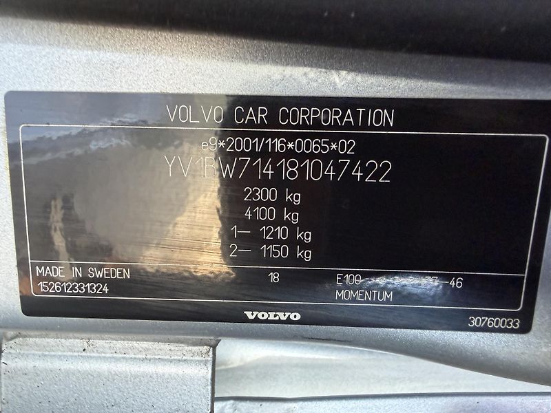 Volvo V70 2.4 D5 KŮŽE NAVIGACE SERVISKA - fotka 44 z 44