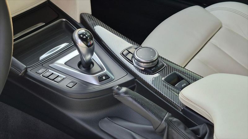 BMW M4 3,0 317 Kw Cabrio DPH REMUS - fotka 15 z 22