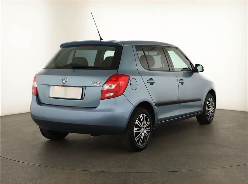 Škoda Fabia (2008) Ambition 1.2 12V, nová STK - fotka 5 z 11