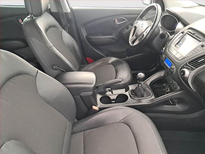 Hyundai ix35 (2013) 1.6 GDI, Navi, Tempomat - fotka 9 z 16
