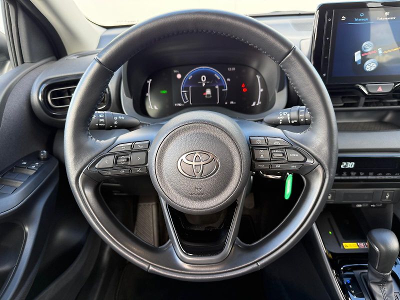 Toyota Yaris 1.5 HSD e-CVT Style - fotka 15 z 27