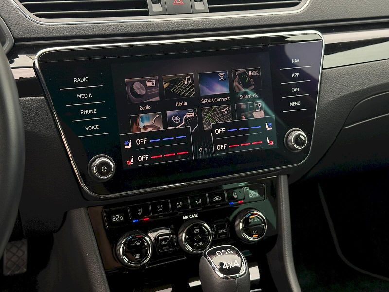 Škoda Superb (2017) Combi 2.0 TSI 206 kW 4x4 DSG L - fotka 17 z 25