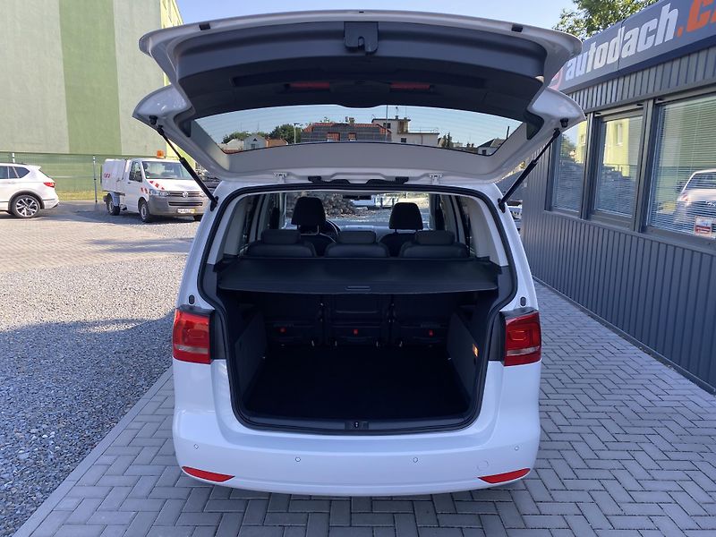 Volkswagen Touran 1.2 TSI 77kW - KLIMATIZACE-PDC - fotka 29 z 39