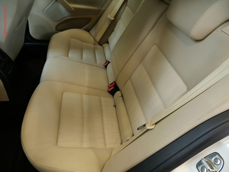 Škoda Octavia (2012) 1.6TDi, 2.maj,ČR, DSG, STK4 - fotka 10 z 26