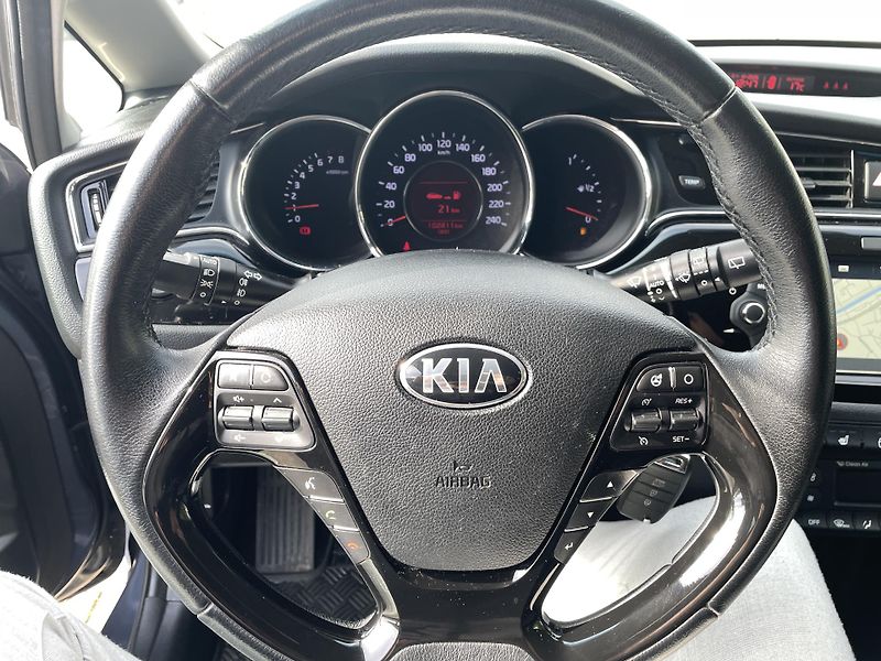 Kia Ceed (2017) SW 1,6 GDi TOP   - fotka 11 z 19