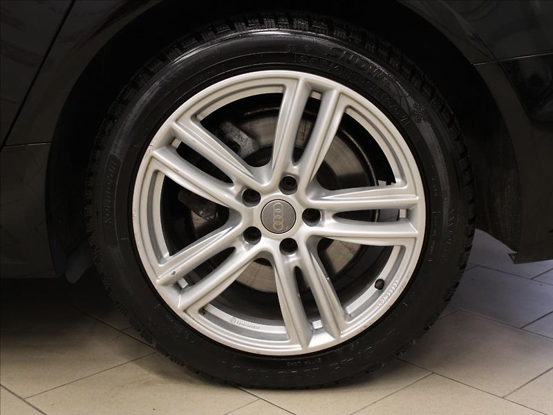 Audi A6 3,0 TDI 160KW S-Line top stav - fotka 31 z 32