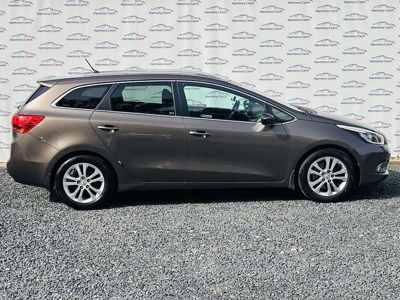 Kia Ceed (2014) 1.6 GDI, 99kW, ČR - fotka 4 z 18