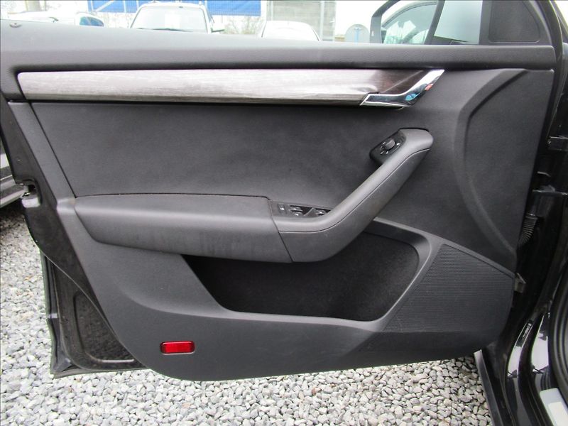 Škoda Octavia Combi 2.0TDi DSG, Scout - fotka 16 z 41