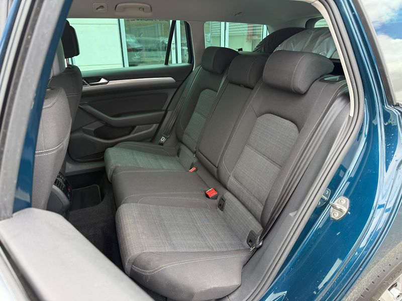 Volkswagen Passat 2.0 TDI 110kw DSG Variant - fotka 20 z 24