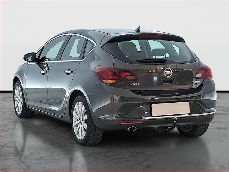 Opel Astra (2012) 1.4 T, Tempomat, Park. senzory - fotka 4 z 17