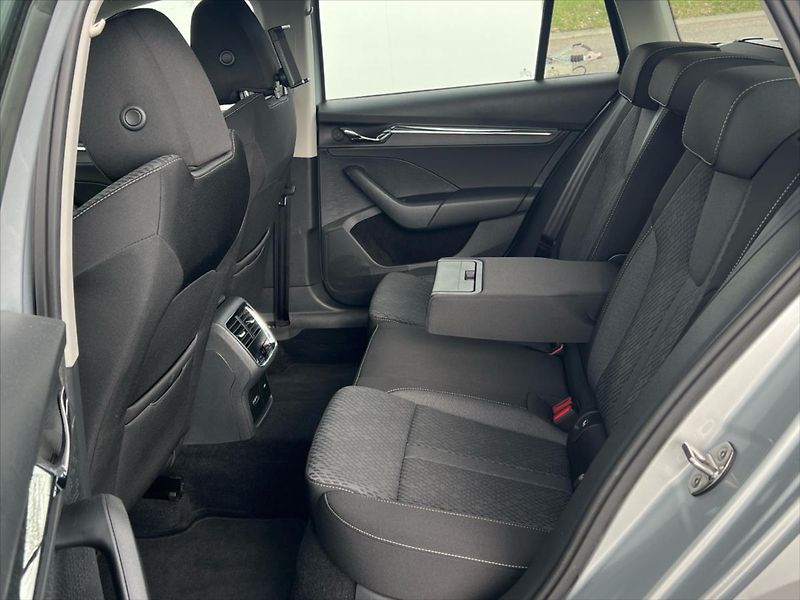 Škoda Octavia 2,0 TDi 85 kW 7DSG STYLE  IV. - fotka 13 z 27
