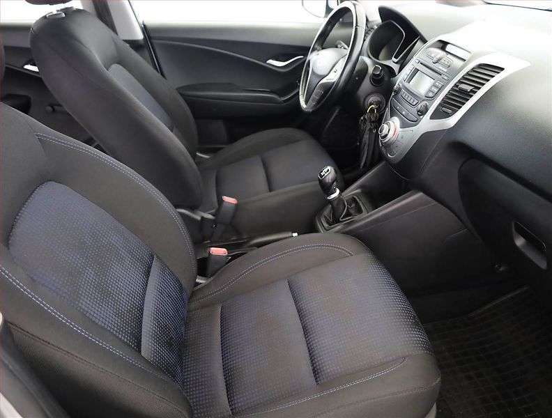 Hyundai ix20 (2015) 1.4 CVVT, Serv.kniha - fotka 7 z 16