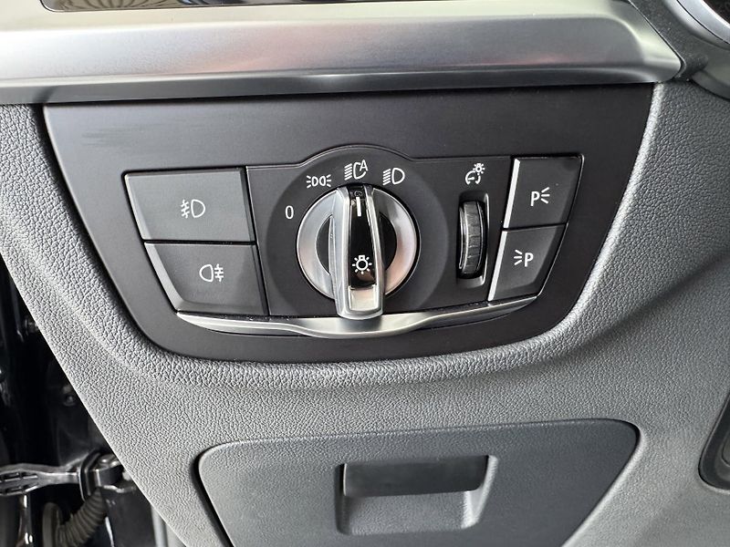 BMW X3 30d xDrive*Head-Up*360Kam*Pano - fotka 28 z 40