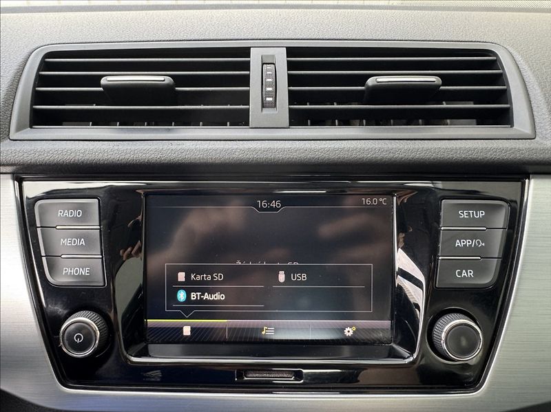 Škoda Fabia 1,0 TSI DPH tažné 1.maj. ČR - fotka 37 z 50