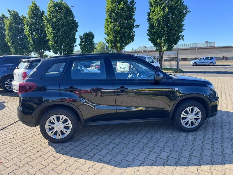 Suzuki Vitara (2021) 1,4i 95 KW HYBRID TAŽNÉ 1. MAJ - fotka 7 z 45