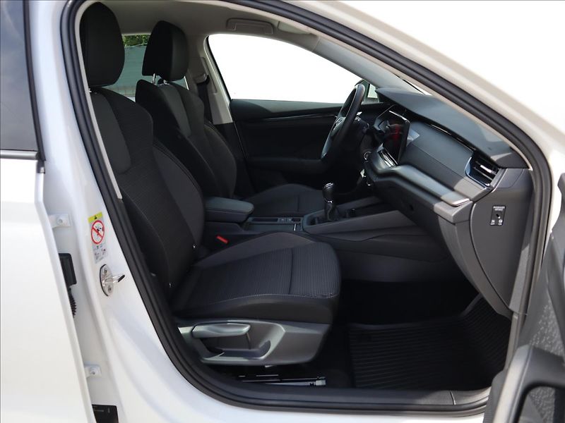 Škoda Octavia 1,5 TSi 110kW Selection ParkPi - fotka 8 z 38