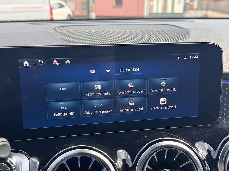 Mercedes-Benz GLB (2026) 200 d 4MATIC - fotka 18 z 22