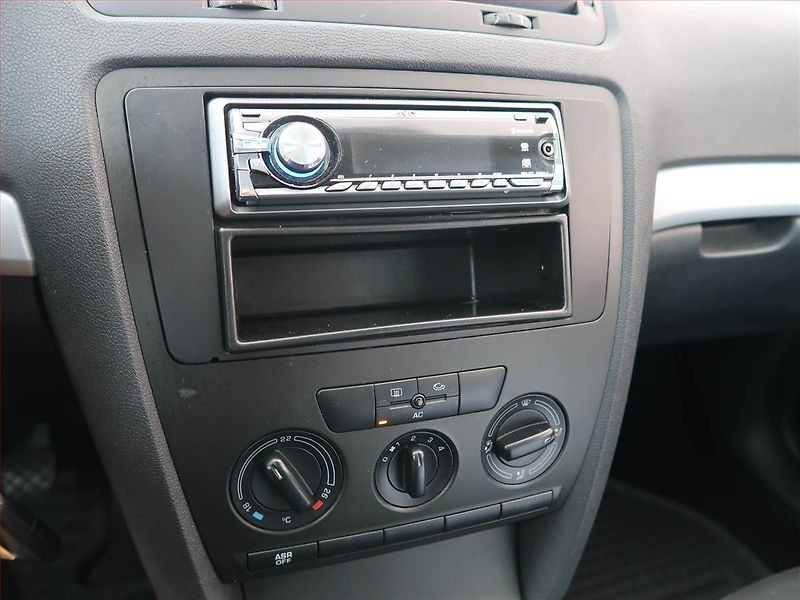 Škoda Octavia (2008) Ambiente 1.6, Eko.zaplacen - fotka 12 z 14