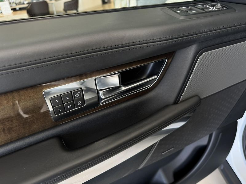Land Rover Range Rover Sport (2013) SDV6 HSE - fotka 9 z 18