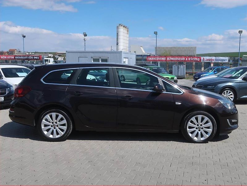 Opel Astra (2014) 1.4 T, Tempomat, Park. senzory - fotka 6 z 15