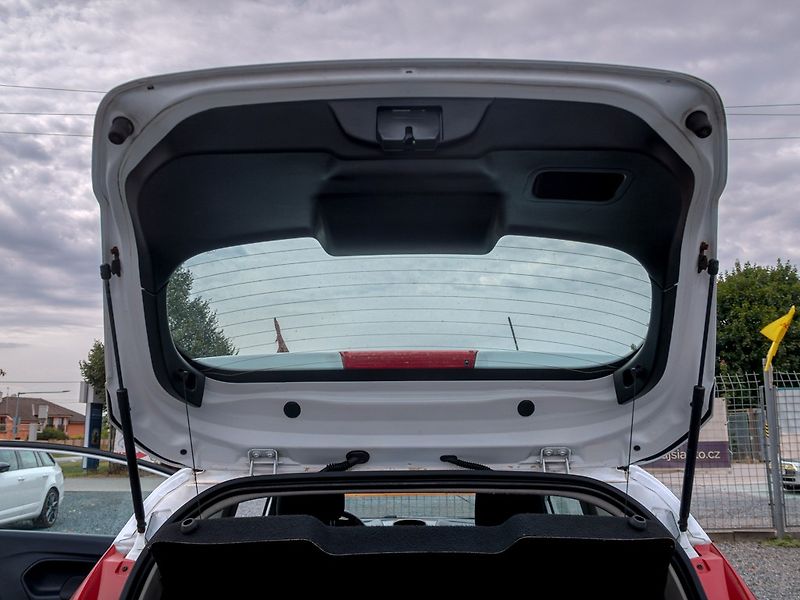 Ford Fiesta (2012) 1.25i 44KW – KLIMA - fotka 26 z 32