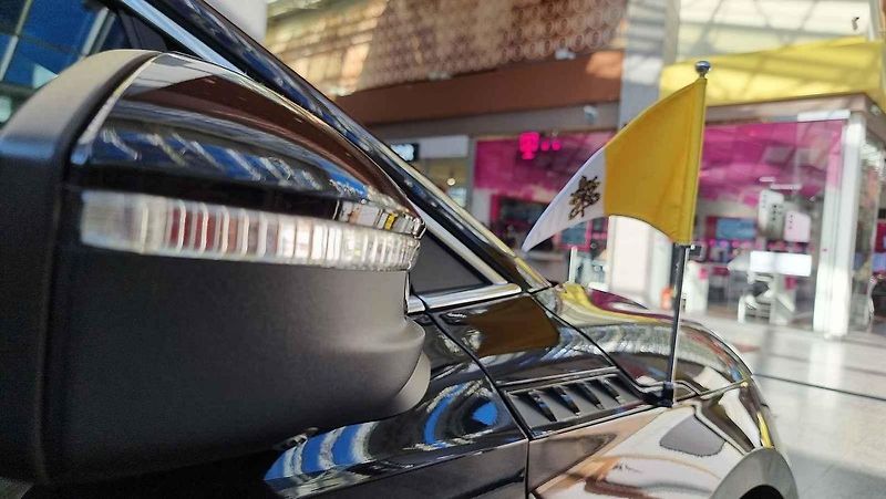 Desítkami historických aut značky Škoda se lze od čtvrtka kochat v obchodním centru Olympia v Brně. K vidění je třiadvacet aut, pět motocyklů a jízdní kolo.