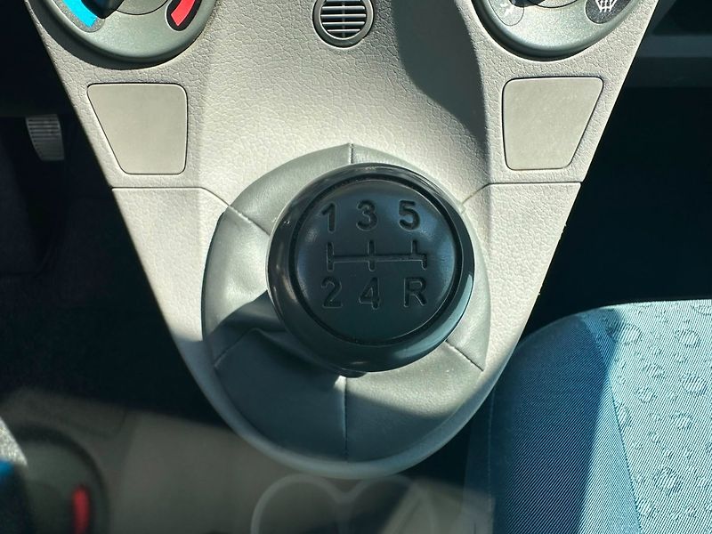 Fiat Panda 1.1i ČR/2MAJ/Garážovaný/BezKor - fotka 23 z 24