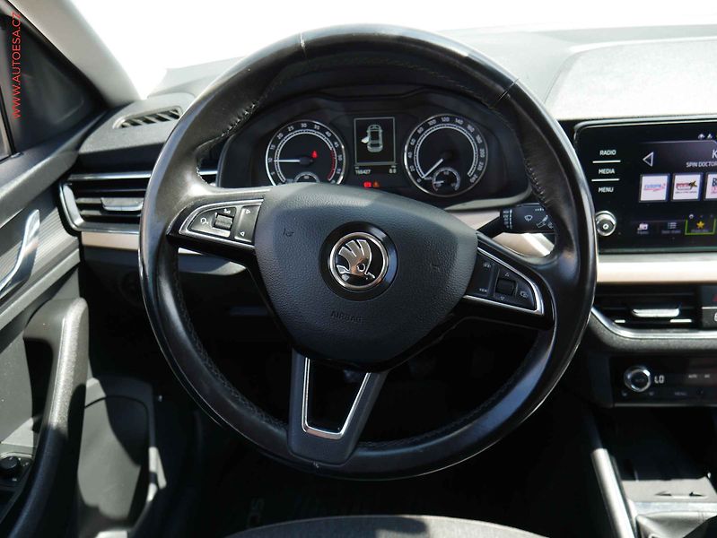 Škoda Scala (2020) 1.6 TDi, ČR, Style, LED - fotka 13 z 19