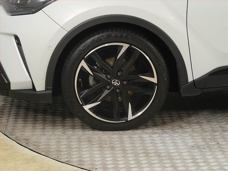 Toyota C-HR (2023) GR Sport 2.0 Hybrid - fotka 15 z 22