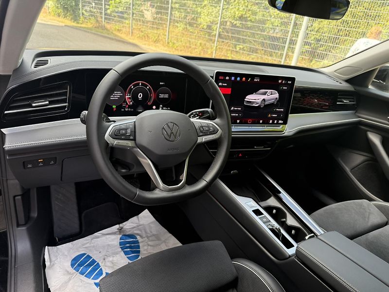 Volkswagen Passat Elegance 2.0 TDI 110 kW DSG Va - fotka 10 z 26