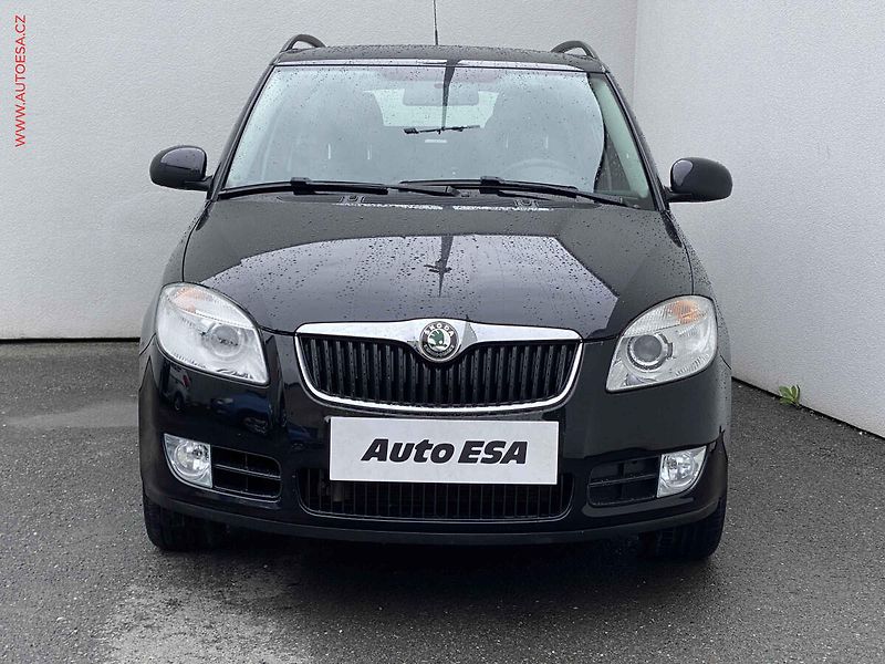 Škoda Fabia (2009) 1.6 16V, Ambiente, +kola - fotka 2 z 17