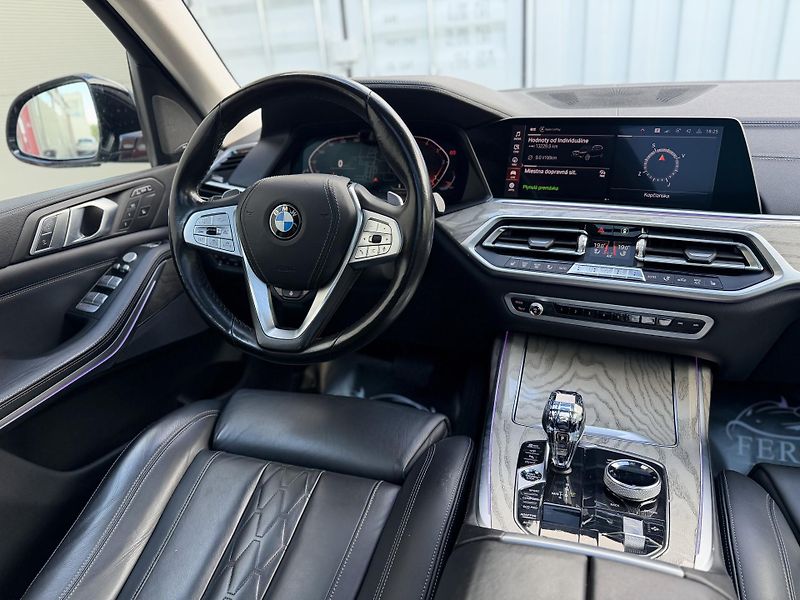BMW X7 (2019) - fotka 22 z 25