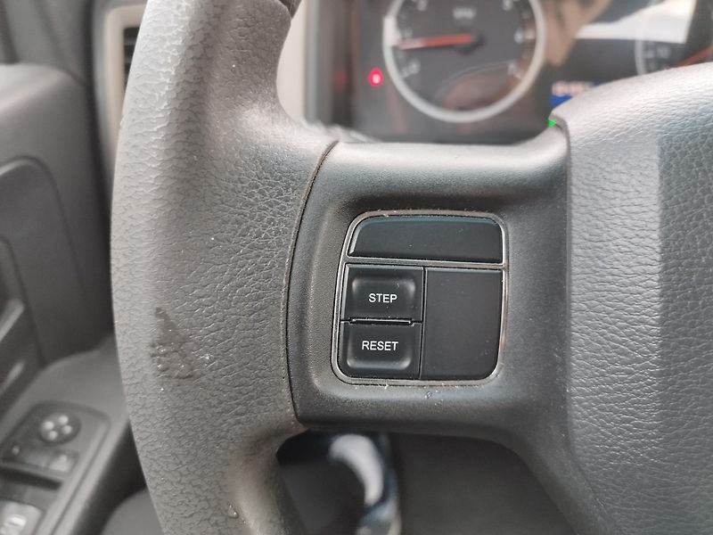 Dodge RAM (2012) 5,7HEMI,V8,4X4,ALU,TAŽNÝ - fotka 21 z 26